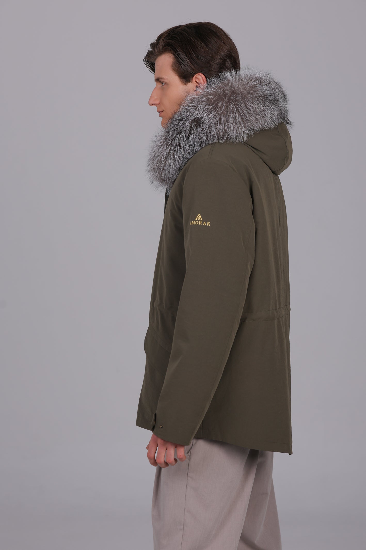 Parka courte en coton mélangé imperméable avec renard givré et lapin rex